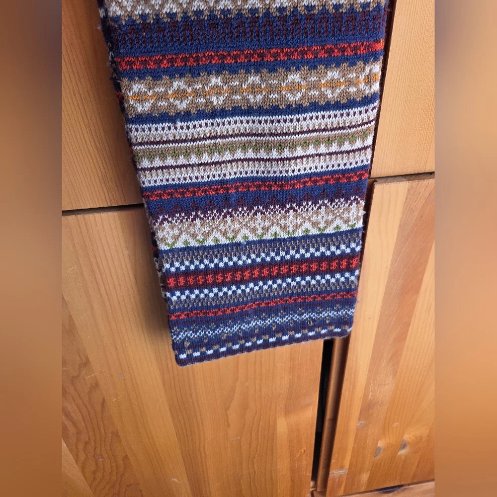 Roots Women's Wool Blend Blue & Beige Fair Isle Scarf - Picture 4 of 4